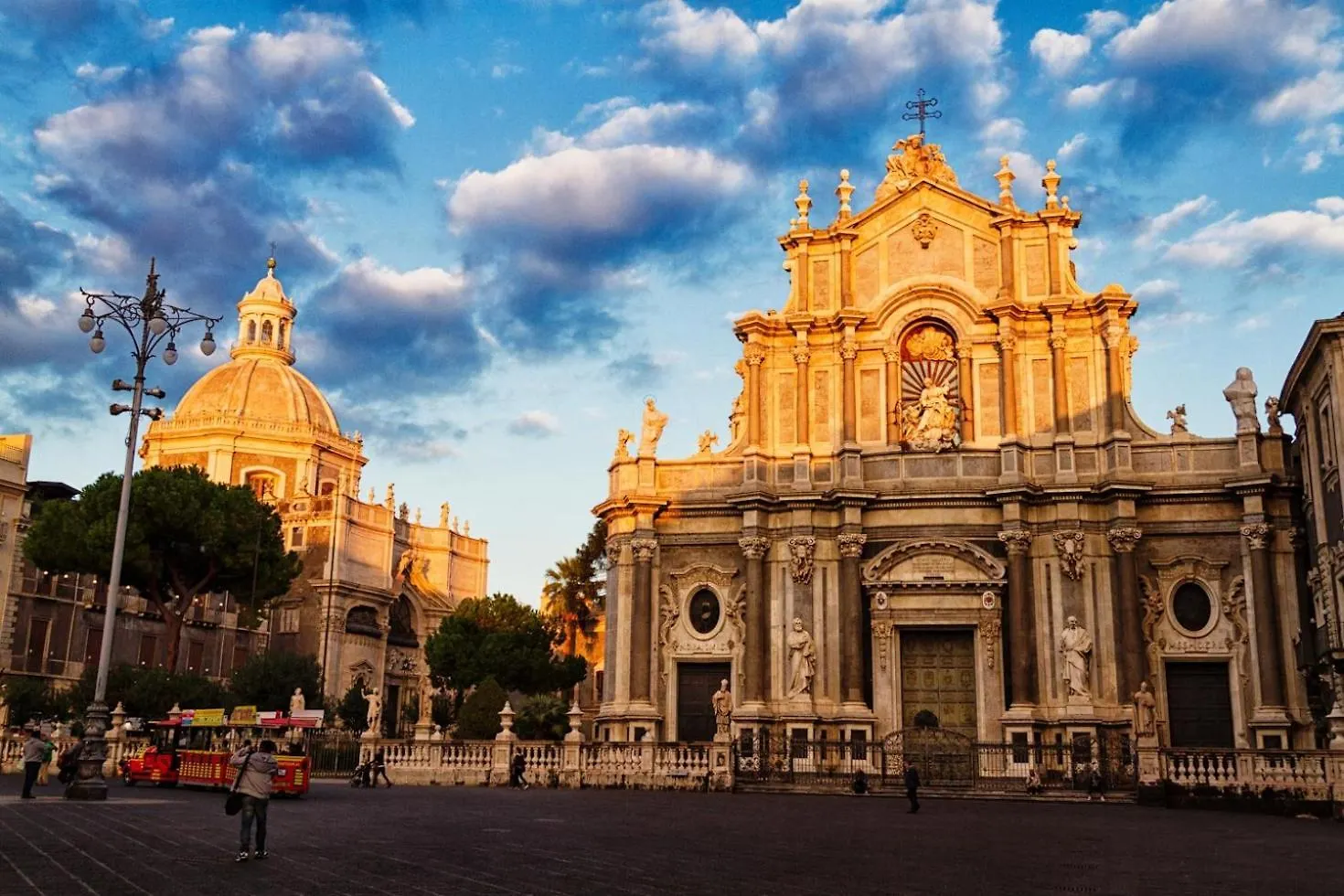 Gl Golden City Apartments Catania Italy